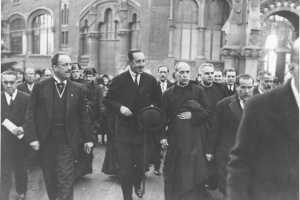 Alfons XIII en la inauguració de l'Hospital de la Santa Creu i Sant Pau, l'any 1930